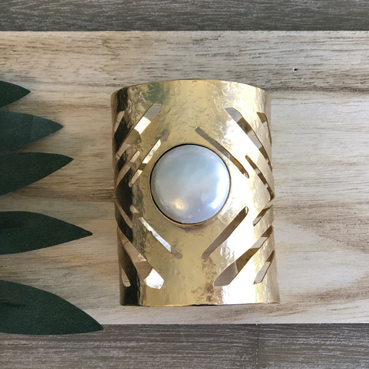 Granada pearl cuff