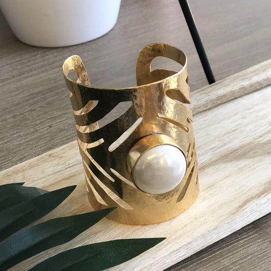 Granada pearl cuff