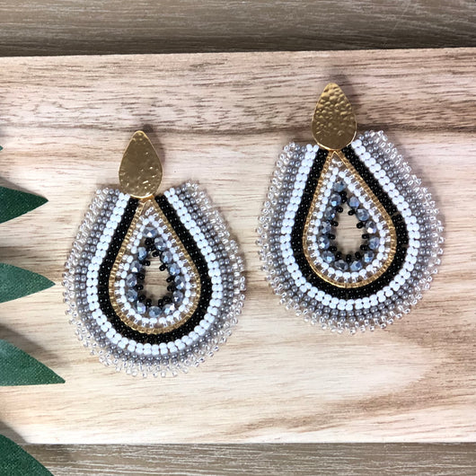 Solano Earrings Black and White