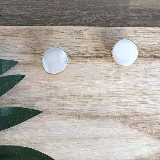 Capurgana Studs Big Pearl flat
